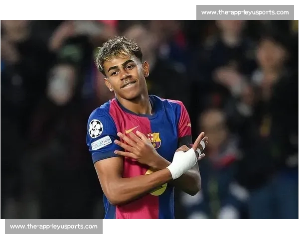 巴萨 10 号新王登基！父亲盛赞：亚马尔远不止于此，未来将书写传奇