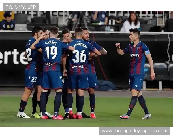 西甲足球风格特点:技术与进攻的完美融合 西甲足球风格特点:技术与进攻的完美融合